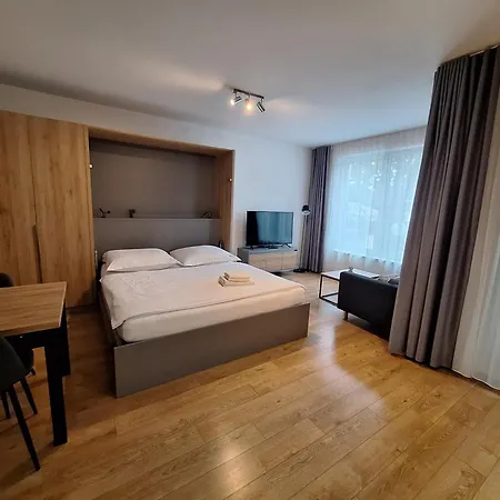 Apartment Entrez - Pri Hokejovej Arene