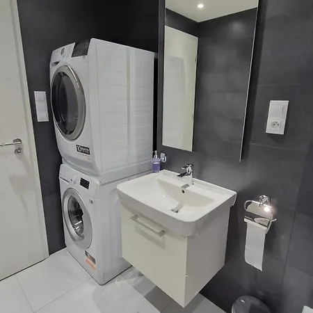 Apartment Entrez - Pri Hokejovej Arene Košice